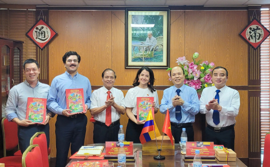 Tạp chí Việt Nam hội nhập tiếp và làm việc với Đại sứ quán nước CH Colombia: Thúc đẩy hợp tác truyền thông, tăng cường tình hữu nghị giữa hai nước
