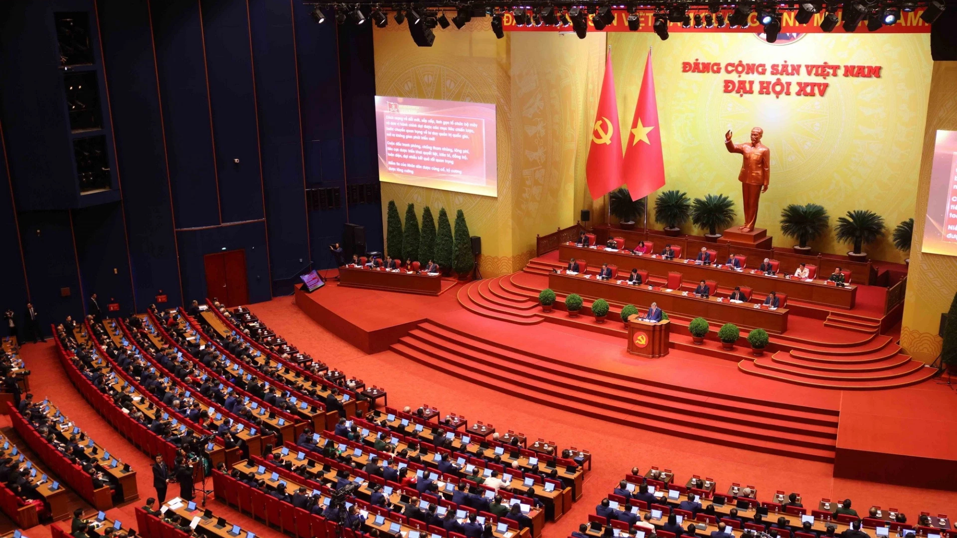 Party leader stresses new mindset in implementing Resolution of 14th National Party Congress