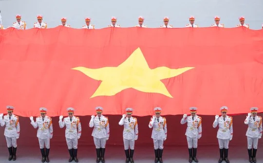 Concert pháo hoa quốc gia khiến người Hà Nội háo hức từ chiều