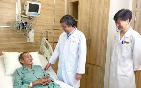 Vinmec Central Park can thiệp thành công 3 ca thay van động mạch chủ qua da cho bệnh nhân cao tuổi