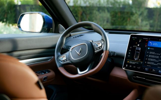 Giá từ 1,3 tỷ đồng, VinFast VF 9 hút khách trước Tết