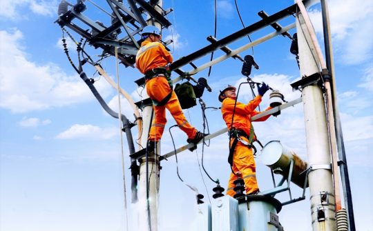 Công ty Điện lực Quảng Ninh: Đảm bảo cấp điện an toàn, tin cậy phục vụ phát triển kinh tế – xã hội năm 2025