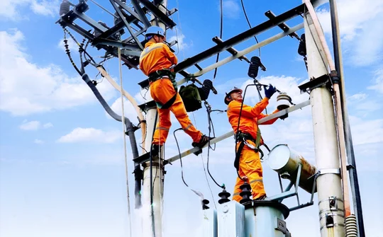 Công ty Điện lực Quảng Ninh: Đảm bảo cấp điện an toàn, tin cậy phục vụ phát triển kinh tế – xã hội năm 2025