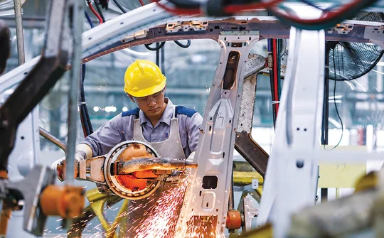 Phát triển kinh tế tư nhân và vai trò của pháp luật trong hoàn thiện thể chế Việt Nam