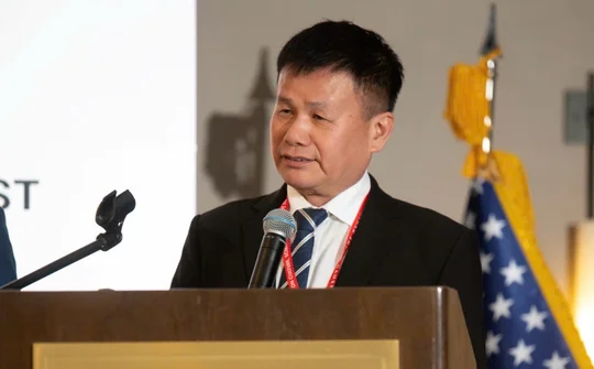 Doanh nhân Phạm Hồng Điệp được International American University trao tặng danh hiệu Viện sĩ Danh dự