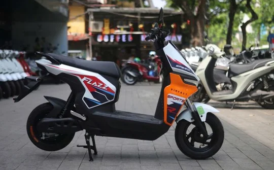 VinFast Flazz Max: Xe đi học hợp gu thể thao của người trẻ
