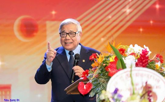 GS.TSKH.NGND Vũ Minh Giang: Người trí thức thông tuệ, một học giả uyên bác