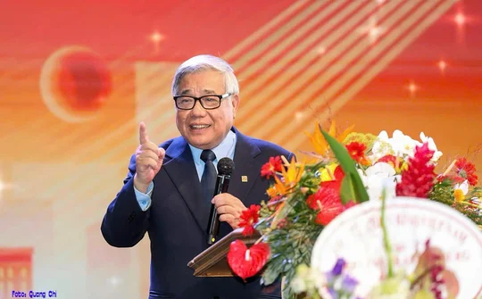 GS.TSKH.NGND Vũ Minh Giang: Người trí thức thông tuệ, một học giả uyên bác