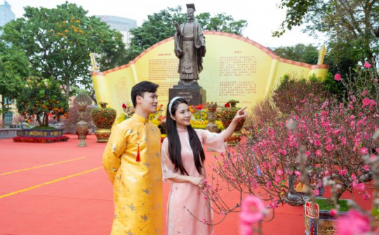 Hà Nội đón không gian hoa xuân lớn nhất tại vườn hoa Lý Thái Tổ