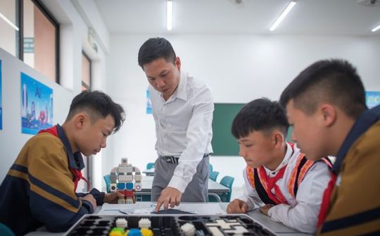 Cam kết đồng hành lâu dài, Sun Group tài trợ 2 tỷ đồng cho Trường liên cấp Si Pa Phìn