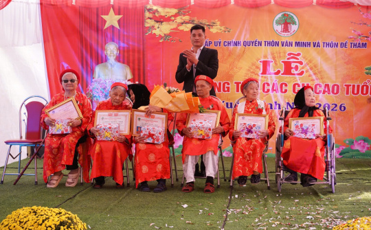 Mừng thọ đầu xuân, giữ hồn cốt làng quê