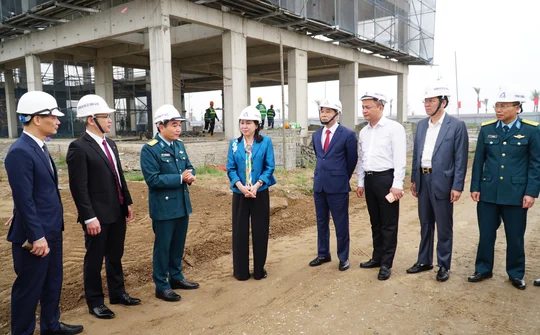 Ninh Bình: Phó Bí thư Thường trực Tỉnh ủy kiểm tra, động viên sản xuất tại doanh nghiệp, dự án