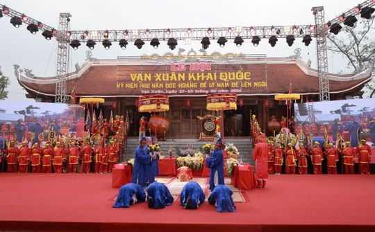 Thái Nguyên long trọng khai mạc Lễ hội “Vạn Xuân khai Quốc”