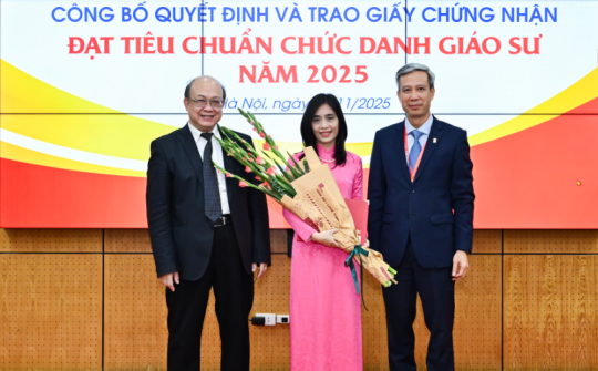 GS.TS. Huỳnh Thị Thanh Bình: Nhà giáo, nhà nghiên cứu tận tâm ngành Công nghệ Thông tin
