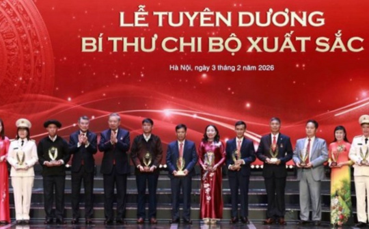 Tuyên dương 96 Bí thư chi bộ xuất sắc và trao giải Búa liềm Vàng lần thứ X