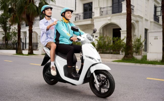 GMS miễn phí thuế, đổi pin 3 năm cho tài xế Xanh SM Bike