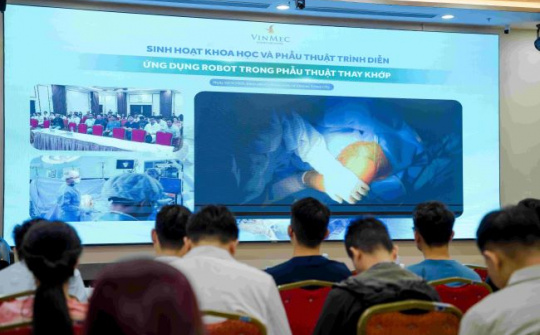 Vinmec ứng dụng robot trong thay khớp gối: Tối ưu độ chính xác phẫu thuật, mở rộng cơ hội điều trị trong nước