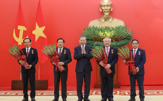 Hai niềm vinh dự hội tụ, khắc họa hình mẫu đảng viên cộng sản chân chính