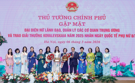 Phụ nữ Việt Nam: Tỏa sáng trí tuệ, kiến tạo giá trị trong thời đại mới