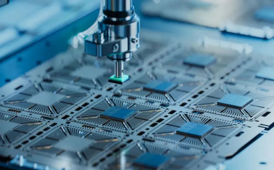 Ưu tiên nguồn lực, tăng tỉ trọng chi phát triển công nghệ chiến lược, công nghệ cao, công nghệ lõi