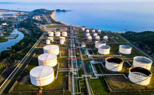 Giải pháp chiến lược bảo đảm an ninh năng lượng trước xung đột quốc tế