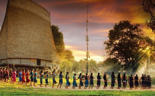 Tái cấu trúc chính sách văn hóa: Từ bảo tồn sang kiến tạo giá trị