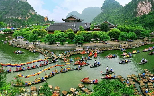 Spreading Vietnamese cultural identity in digital space