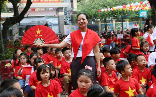 Nhà giáo Trần Thị Thắm: Người đảng viên gương mẫu – nhà giáo hết mình, tận tụy vì học sinh