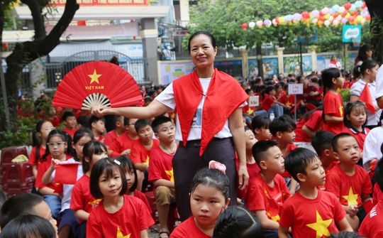 Nhà giáo Trần Thị Thắm: Người đảng viên gương mẫu – nhà giáo hết mình, tận tụy vì học sinh
