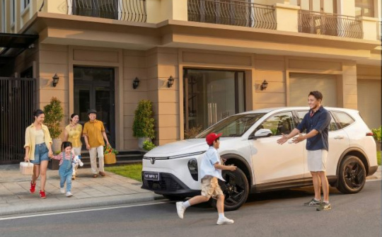 VinFast VF MPV 7 ghi điểm với gia đình Việt nhờ không gian rộng rãi và chi phí vận hành tối ưu