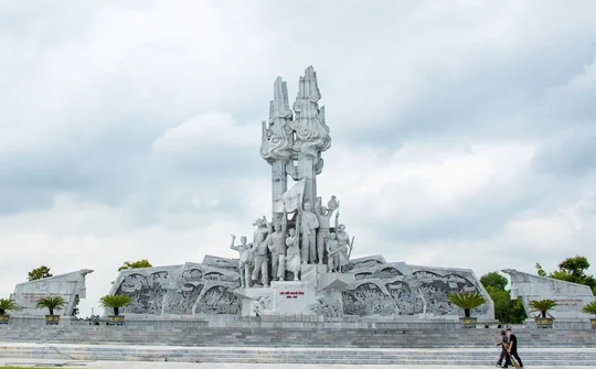 Hưng Nguyên - Hành trình về miền lịch sử và không gian văn hóa tâm linh xứ Nghệ