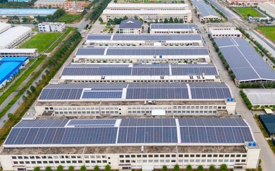 Điện mặt trời mái nhà: Động lực thúc đẩy tự chủ năng lượng trong các khu công nghiệp Việt Nam