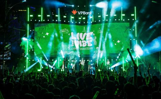 Cần Thơ: Đêm nhạc "VPBank Live the Vibe - Move Together" tạo điểm hẹn cho giới trẻ