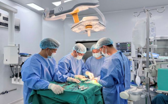 Vinmec Hạ Long: Phẫu thuật thành công khối u giáp khổng lồ sau 18 năm chèn ép đường thở