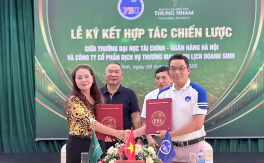 FBU và Doanh Sinh ký kết hợp tác chiến lược, phát triển nguồn nhân lực chất lượng cao cho ngành du lịch