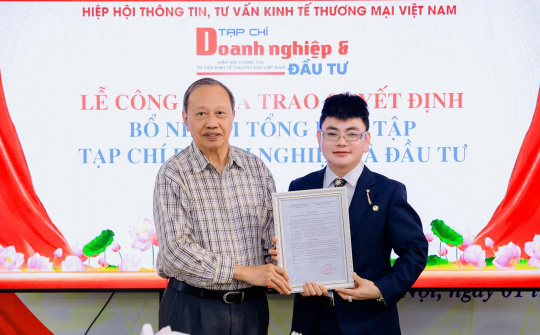 Nhà báo Đào Bình giữ cương vị Tổng Biên tập Tạp chí Doanh nghiệp và Đầu tư