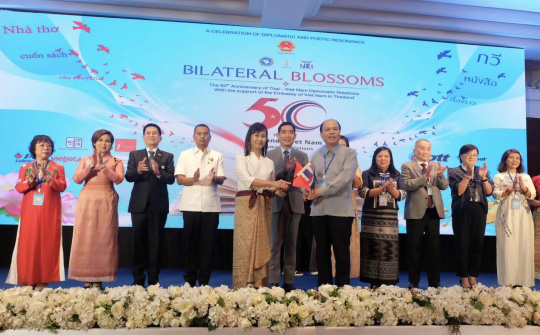 Bilateral Blossoms – Những đóa hoa hữu nghị song phương: Bản hoà tấu của ngoại giao và thi ca kỷ niệm 50 năm quan hệ Thái Lan – Việt Nam
