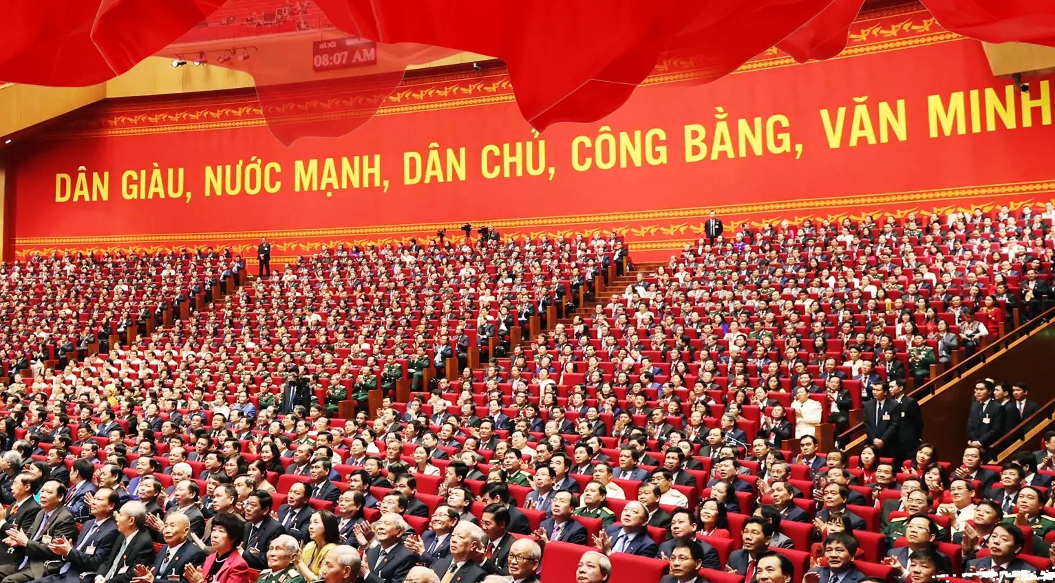 Đổi mới và hoàn thiện cơ chế khuyến khích và bảo vệ cán bộ dám nghĩ, dám làm trong điều kiện hiện nay