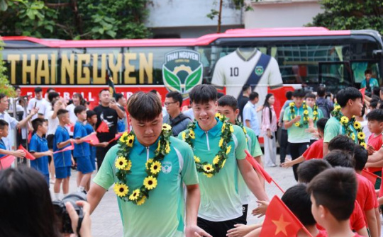 Trao đội bóng, tạo nền tảng phát triển bóng đá nam cho Thái Nguyên