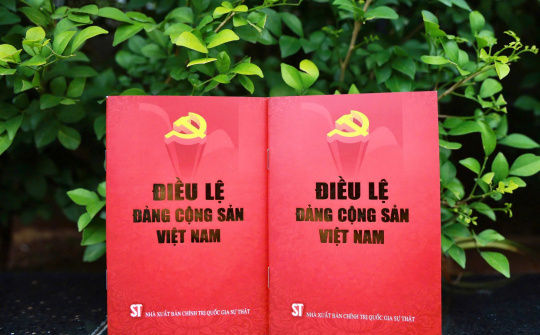 Hoàn thiện Điều lệ Đảng - Củng cố nền tảng chính trị, nâng cao năng lực lãnh đạo trong giai đoạn mới