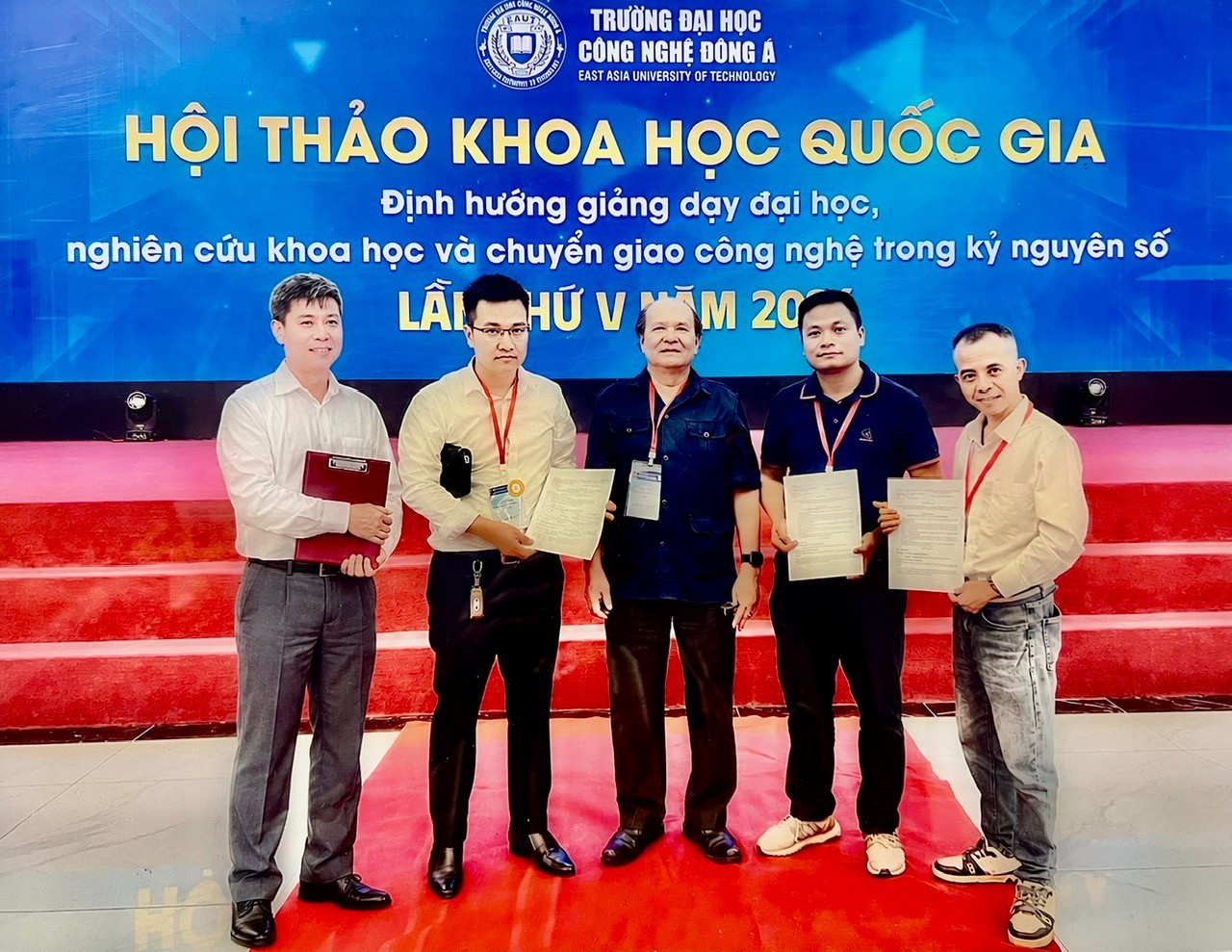 Nghiên cứu “Kim cương đen” Carbonado – Những mẫu vật đặc biệt đang được khảo cứu tại Việt Nam