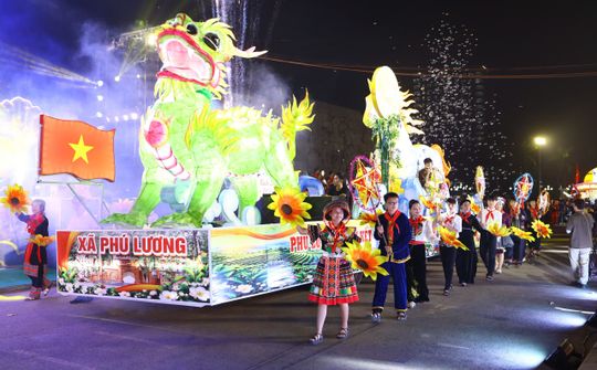 Thái Nguyên rộn ràng đêm hội “Mùa trăng yêu thương”