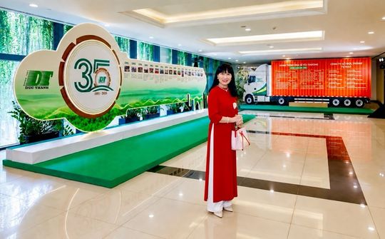 Bà Lê Hải Liễu và dấu mốc “Tiến sĩ danh dự” sau hơn 3 thập niên dẫn dắt Gỗ Đức Thành