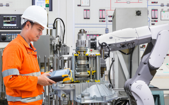 Công nghiệp Việt Nam tăng tốc: Từ “mức cao nhiều năm” đến yêu cầu nâng chất tăng trưởng