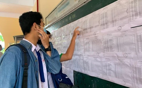 Đồng Tháp: Hỗ trợ học sinh vùng Cù lao qua đò, qua phà để dự thi tốt nghiệp THPT