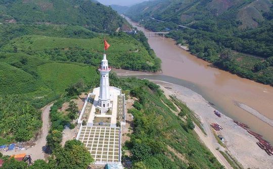 Cột cờ Lũng Pô: Điểm đến không thể thiếu của du khách