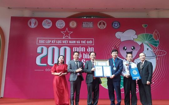 Đồng Tháp lập kỷ lục Việt Nam và thế giới 200 món ăn từ Sen