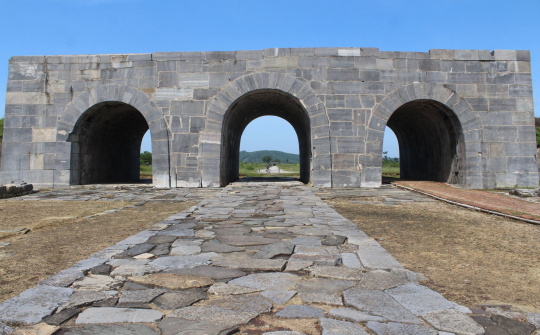 Thành Nhà Hồ - Điểm hẹn của du lịch văn hoá tâm linh dọc sông Mã