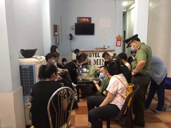 Quảng Bình: khởi tố đối tượng tổ chức đưa 9 người nhập cảnh trái phép vào Việt Nam