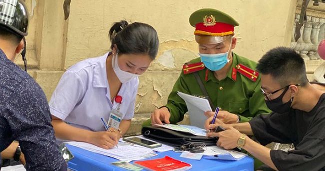 Hà Nội: Xử phạt 134 người vì không đeo khẩu trang